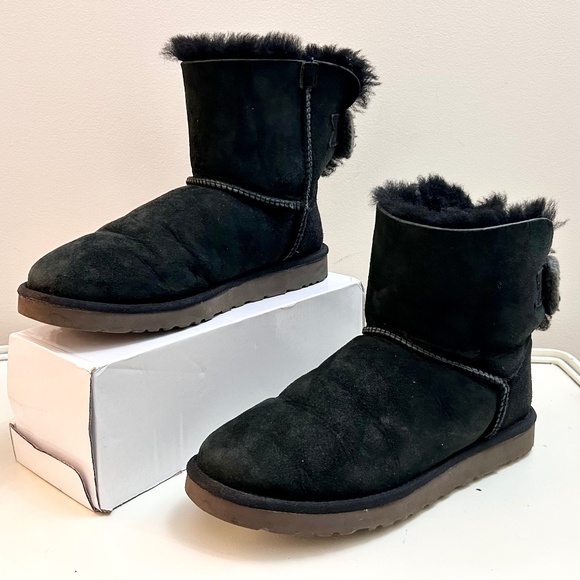 UGG Shoes - WOMEN’S UGG MINI BLACK BAILEY KNIT BOW BOOTS SZ 9